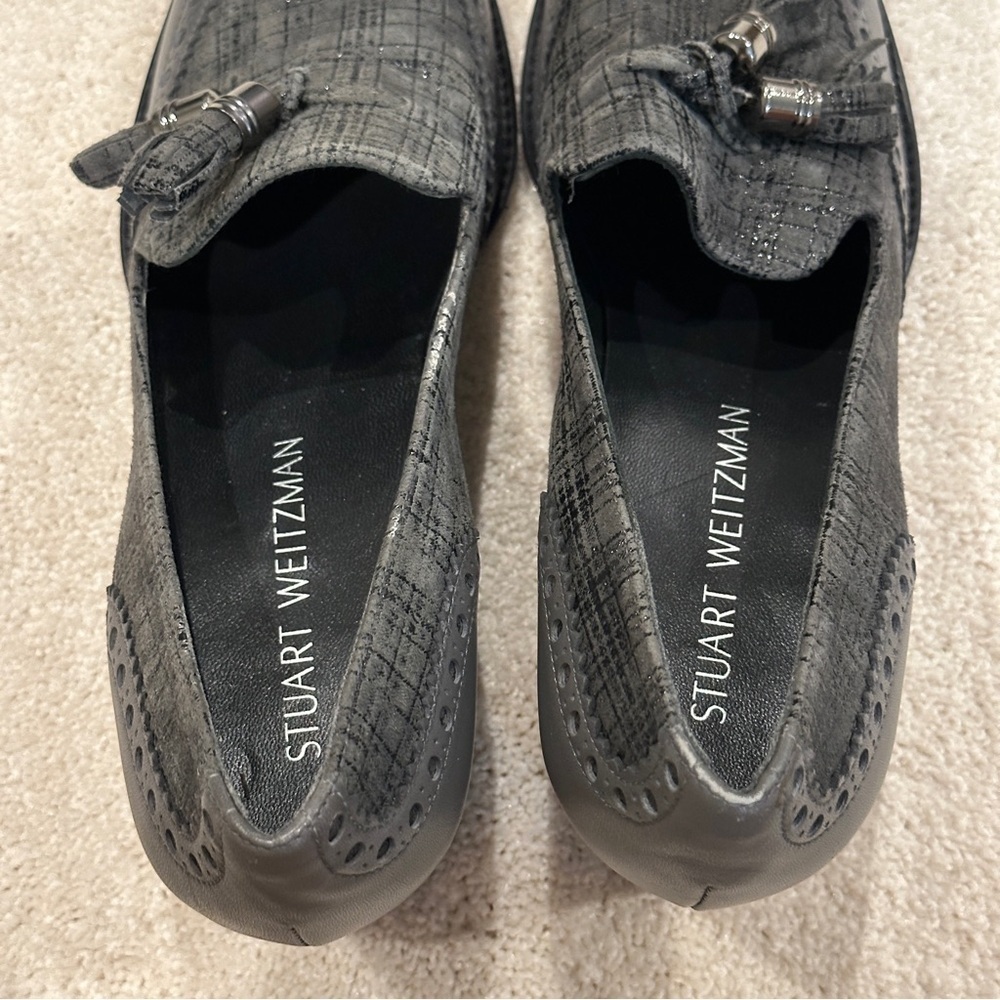 Stuart Weitzman Black & Gray Heels Brogue Loafers Tassel Accent Narrow Fit sz 8 - Picture 4 of 14